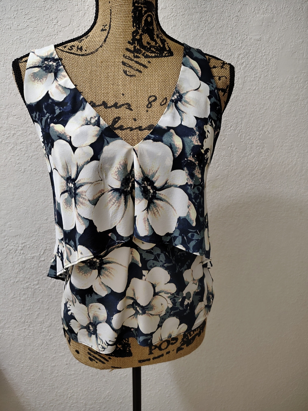 INTERMIX Lia 100% Silk Floral V-Neck Flowy Layered Sleeveless Top Multicolored - Picture 1 of 6